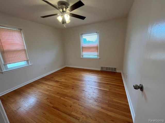 28458 Rosslyn Avenue, Garden City, MI 48135