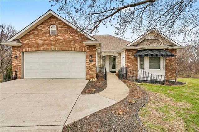 3337 S Victoria Drive, Blue Springs, MO 64015