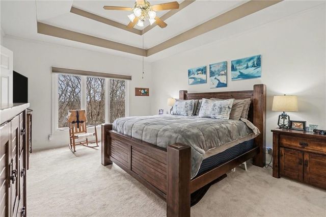 3337 S Victoria Drive, Blue Springs, MO 64015