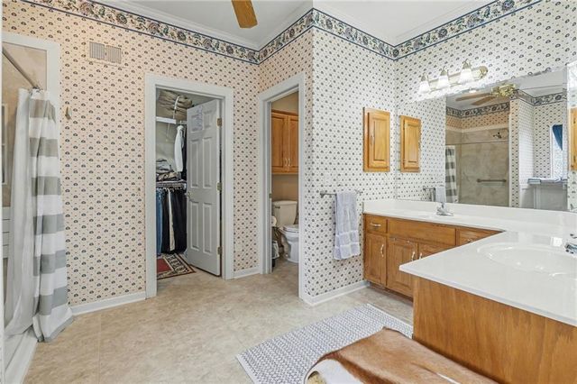 3337 S Victoria Drive, Blue Springs, MO 64015