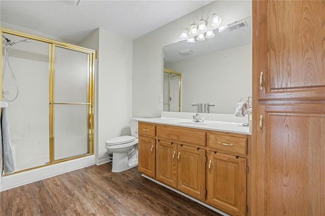 3337 S Victoria Drive, Blue Springs, MO 64015