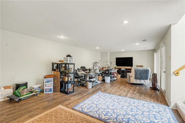 3337 S Victoria Drive, Blue Springs, MO 64015