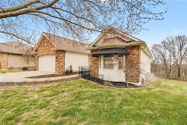 3337 S Victoria Drive, Blue Springs, MO 64015