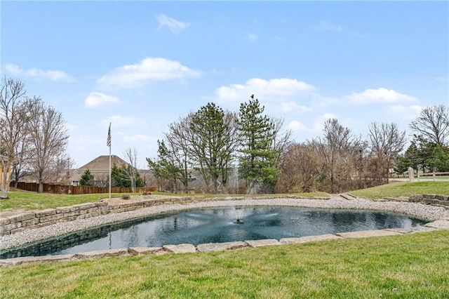 3337 S Victoria Drive, Blue Springs, MO 64015
