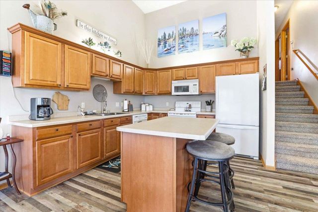 121 Madison Avenue, Baraboo, WI 53913