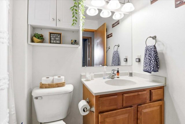 121 Madison Avenue, Baraboo, WI 53913