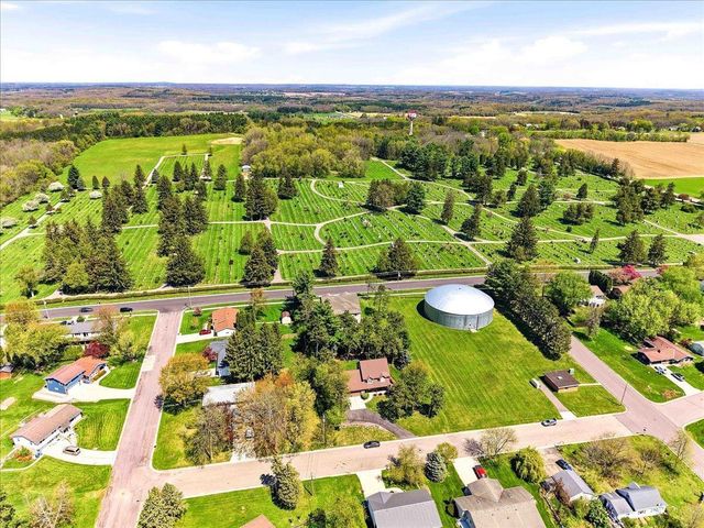 121 Madison Avenue, Baraboo, WI 53913