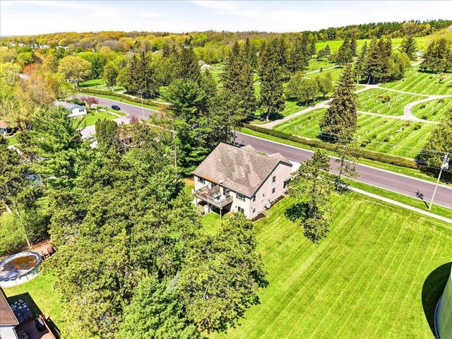 121 Madison Avenue, Baraboo, WI 53913