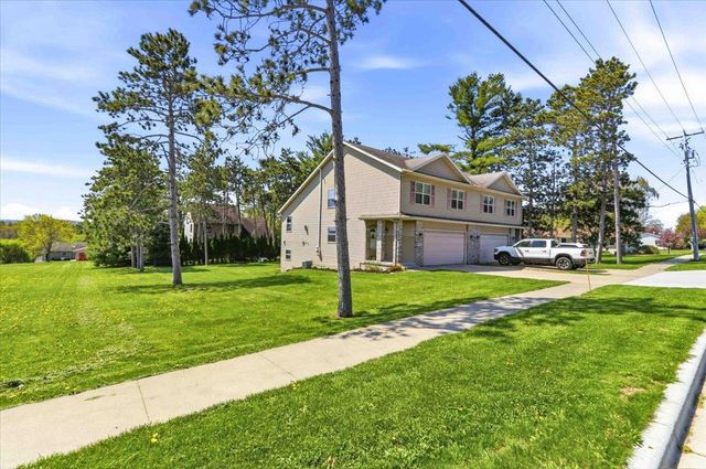 121 Madison Avenue, Baraboo, WI 53913