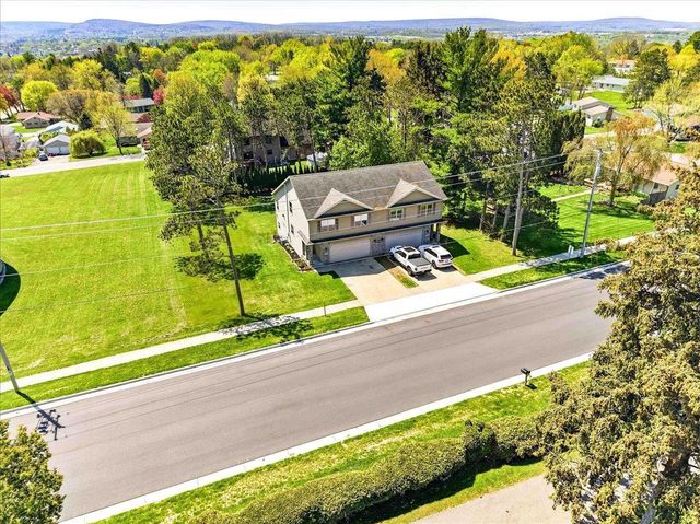 121 Madison Avenue, Baraboo, WI 53913