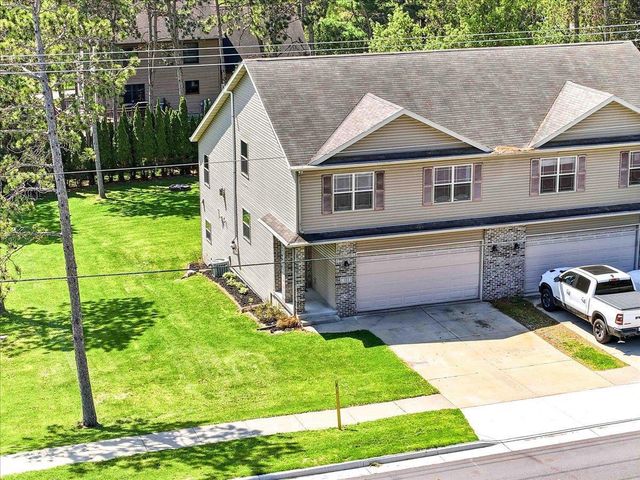 121 Madison Avenue, Baraboo, WI 53913