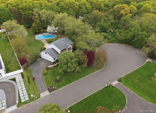 21 Sleepy Lane, Melville, NY 11747
