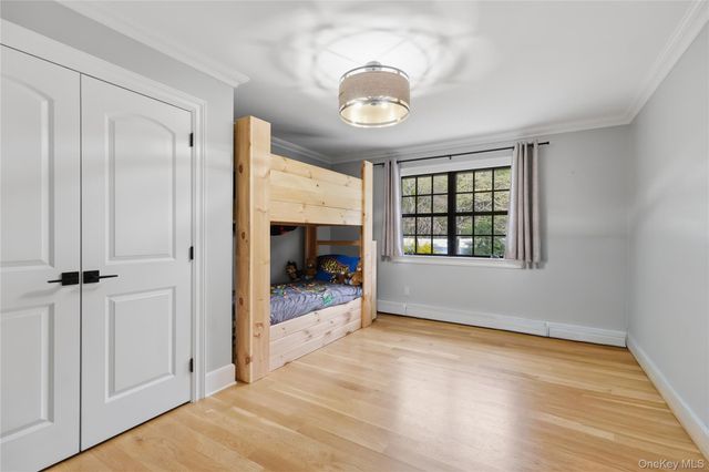 21 Sleepy Lane, Melville, NY 11747