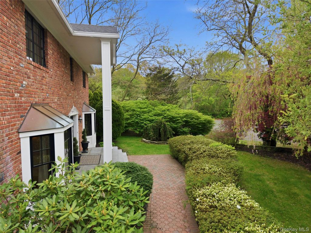 21 Sleepy Lane, Melville, NY 11747 — photo 2