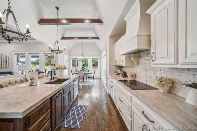 14226 S 246th East Avenue, Coweta, OK 74429