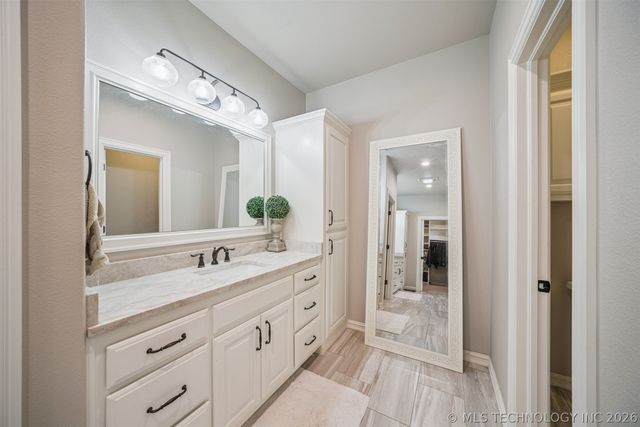 14226 S 246th East Avenue, Coweta, OK 74429