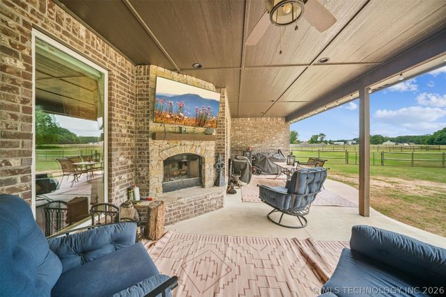 14226 S 246th East Avenue, Coweta, OK 74429