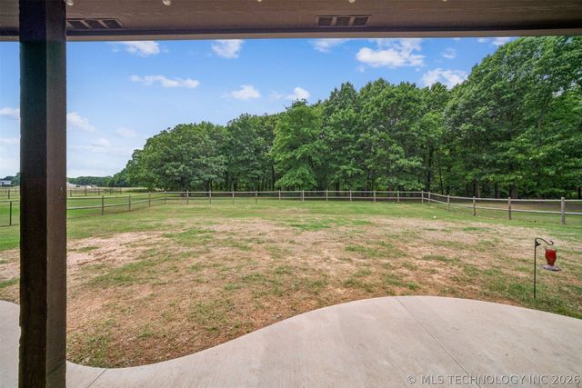 14226 S 246th East Avenue, Coweta, OK 74429