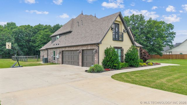 14226 S 246th East Avenue, Coweta, OK 74429
