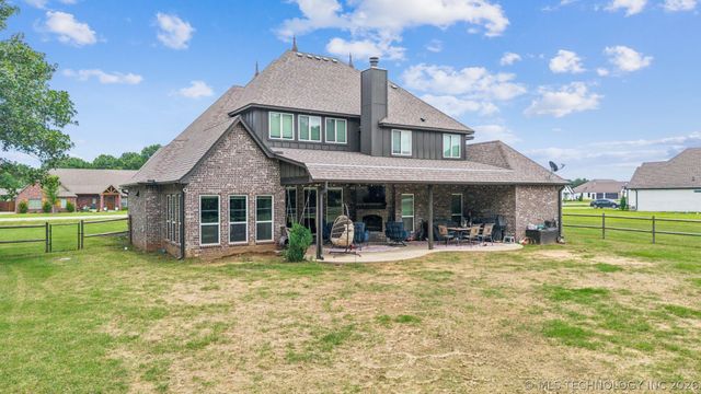14226 S 246th East Avenue, Coweta, OK 74429