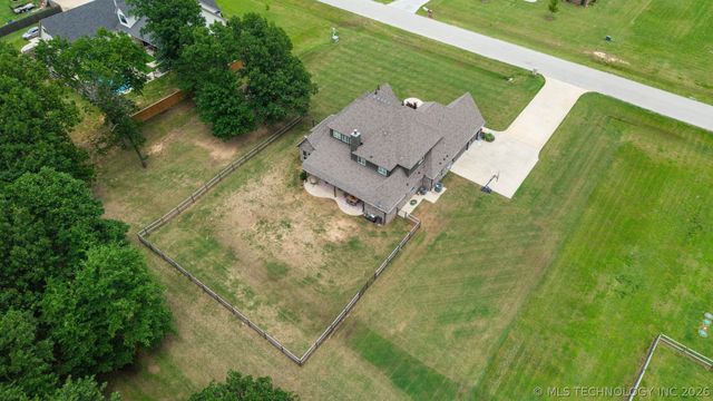 14226 S 246th East Avenue, Coweta, OK 74429