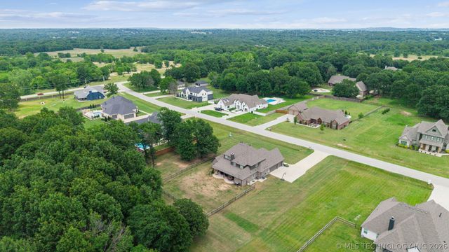 14226 S 246th East Avenue, Coweta, OK 74429