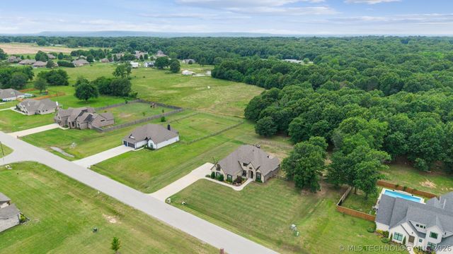 14226 S 246th East Avenue, Coweta, OK 74429