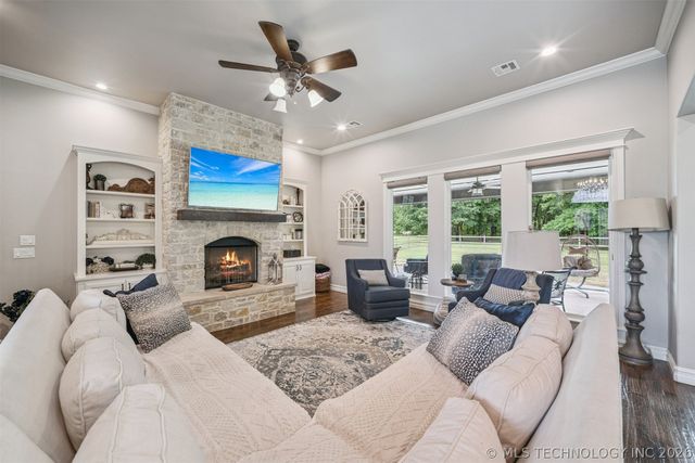 14226 S 246th East Avenue, Coweta, OK 74429