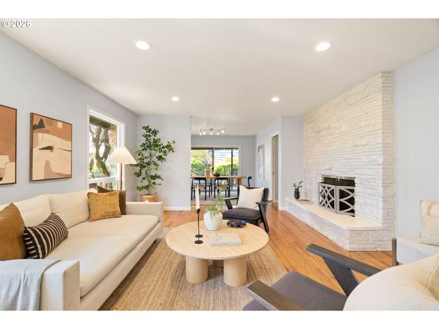 2370 Sw TIMBERLINE Dr, Portland, OR 97225