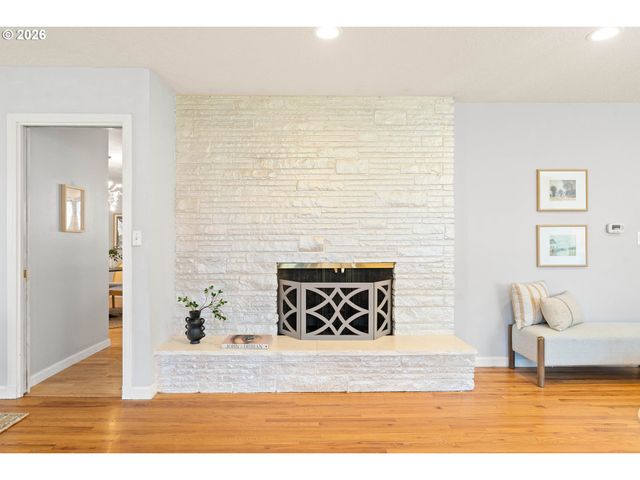 2370 Sw TIMBERLINE Dr, Portland, OR 97225