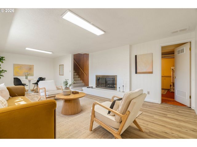 2370 Sw TIMBERLINE Dr, Portland, OR 97225