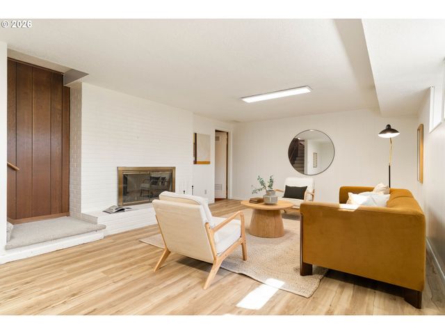 2370 Sw TIMBERLINE Dr, Portland, OR 97225