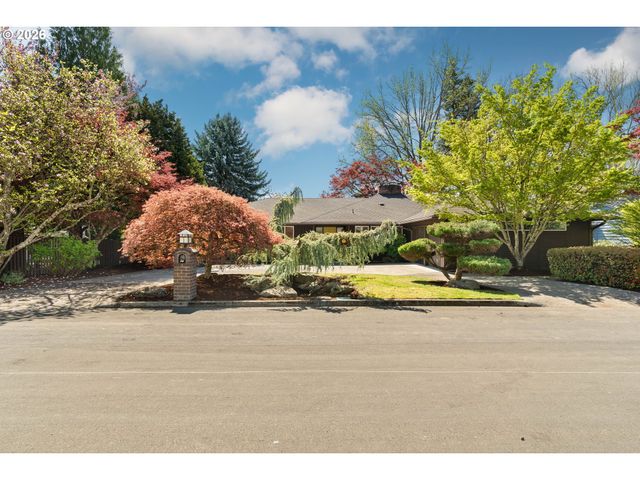 2370 Sw TIMBERLINE Dr, Portland, OR 97225