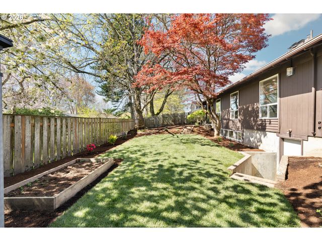 2370 Sw TIMBERLINE Dr, Portland, OR 97225