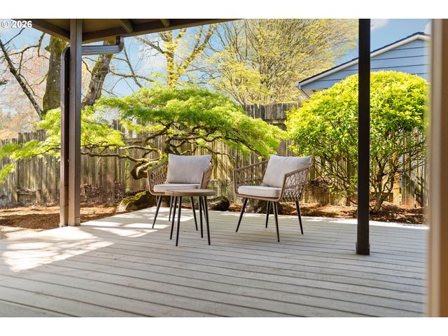 2370 Sw TIMBERLINE Dr, Portland, OR 97225