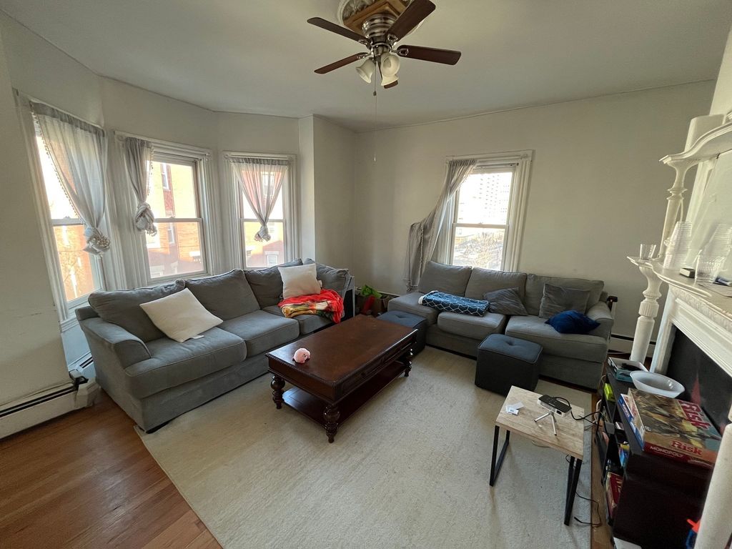 140 Saint Alphonsus 2, Boston, MA 02120