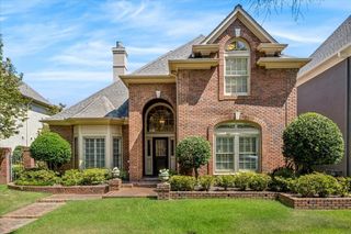 938 W RIVERWALK DR, Memphis, TN 38120