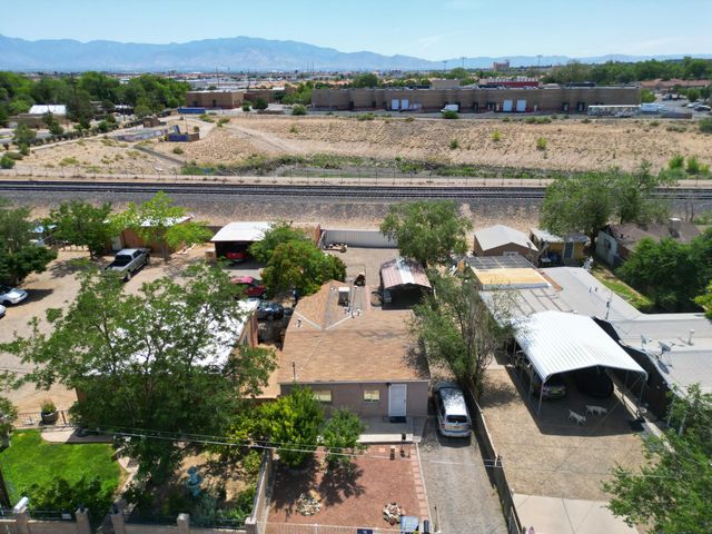 2908 Carlton Street NW, Albuquerque, NM 87107