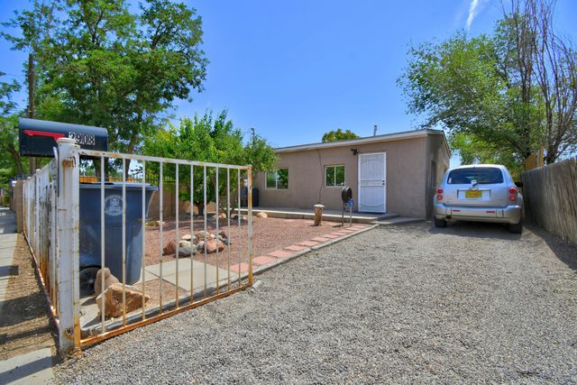 2908 Carlton Street NW, Albuquerque, NM 87107