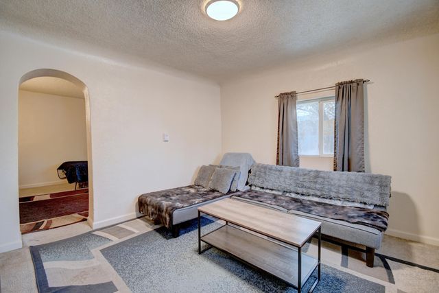 2908 Carlton Street NW, Albuquerque, NM 87107