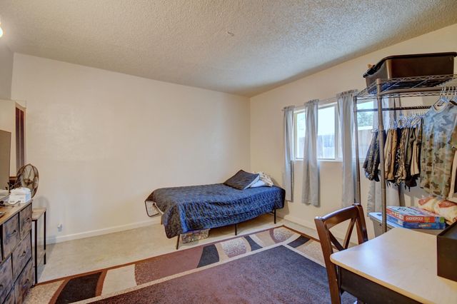 2908 Carlton Street NW, Albuquerque, NM 87107