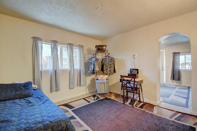 2908 Carlton Street NW, Albuquerque, NM 87107