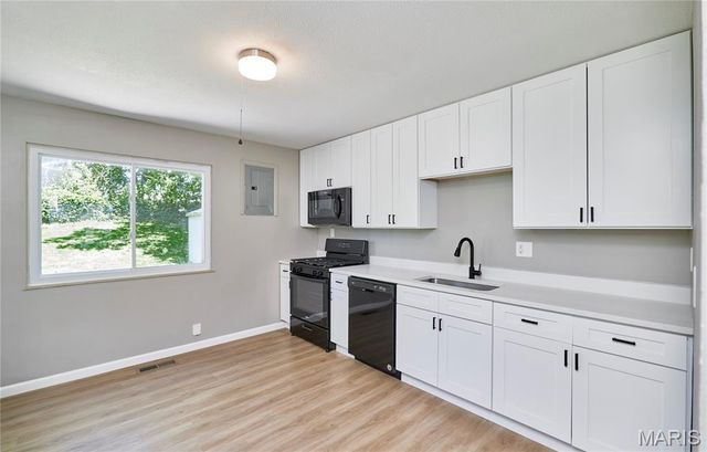 4907 Plum Tree Lane, Hazelwood, MO 63042