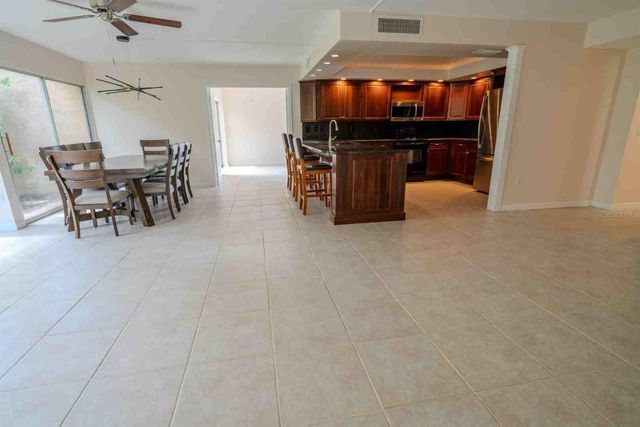 225 COUNTRY CLUB DRIVE D142, Largo, FL 33771