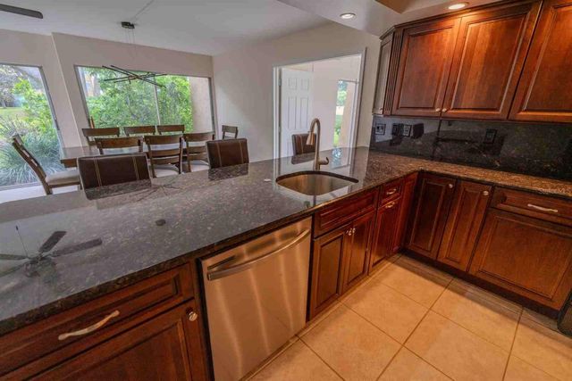 225 COUNTRY CLUB DRIVE D142, Largo, FL 33771
