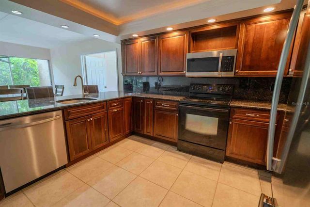225 COUNTRY CLUB DRIVE D142, Largo, FL 33771