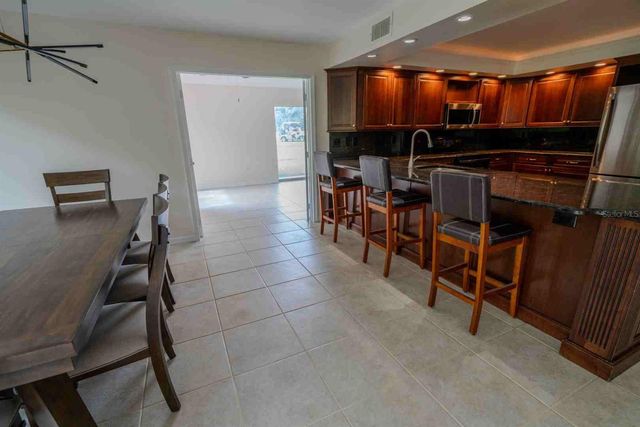 225 COUNTRY CLUB DRIVE D142, Largo, FL 33771