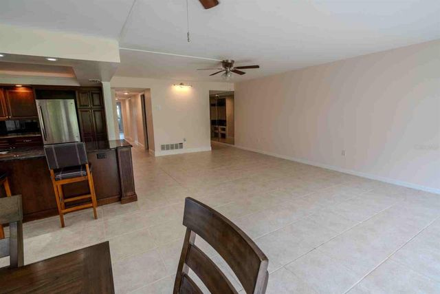 225 COUNTRY CLUB DRIVE D142, Largo, FL 33771