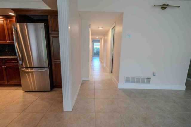 225 COUNTRY CLUB DRIVE D142, Largo, FL 33771