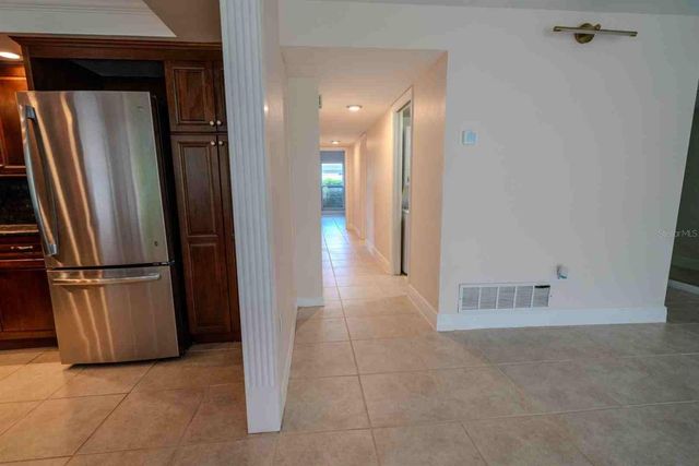225 COUNTRY CLUB DRIVE D142, Largo, FL 33771